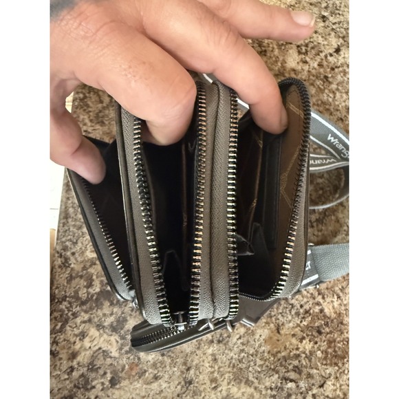 Wrangler Crossbody Sling Bag‎ Faux Leather Black Travel Utility Messenger Purse - Picture 4 of 4